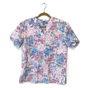 Los Angeles Rose Scrub Top Size Medium